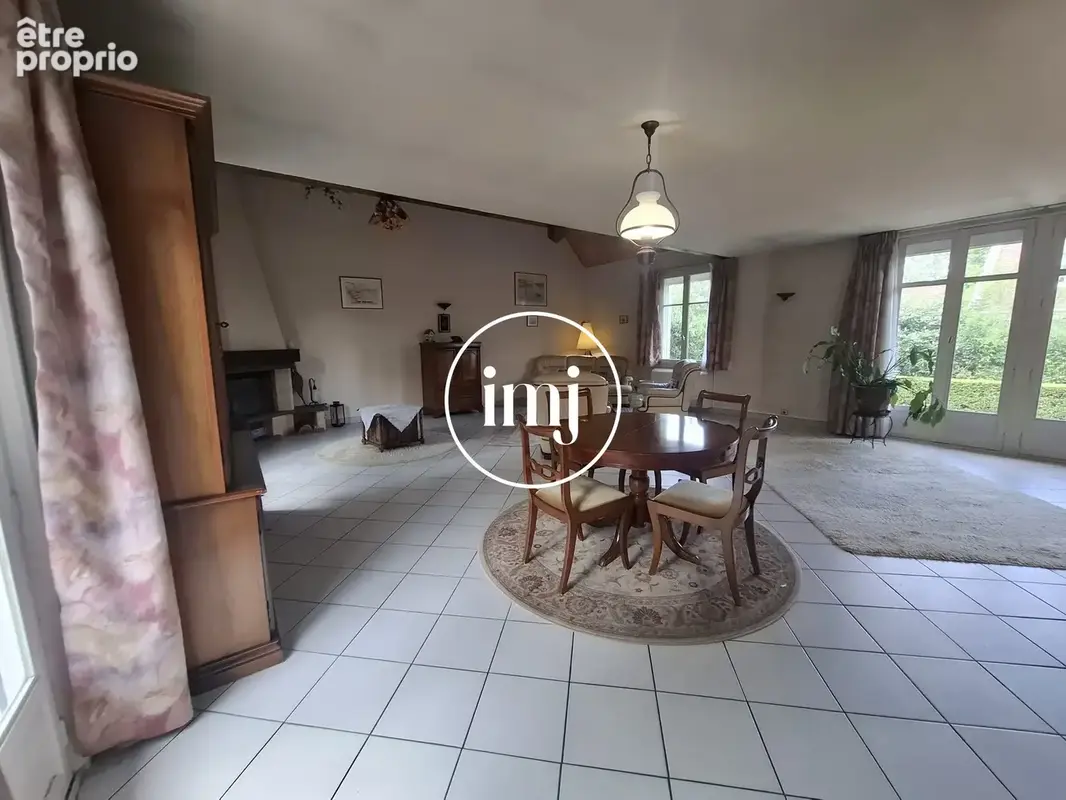 Maison 175 m² à Le Mesnil-Le-Roi  - photo 7