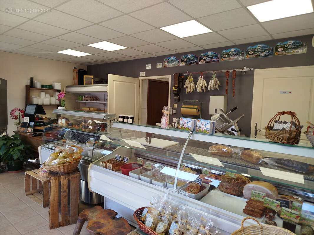 Commerce à LESCHERAINES