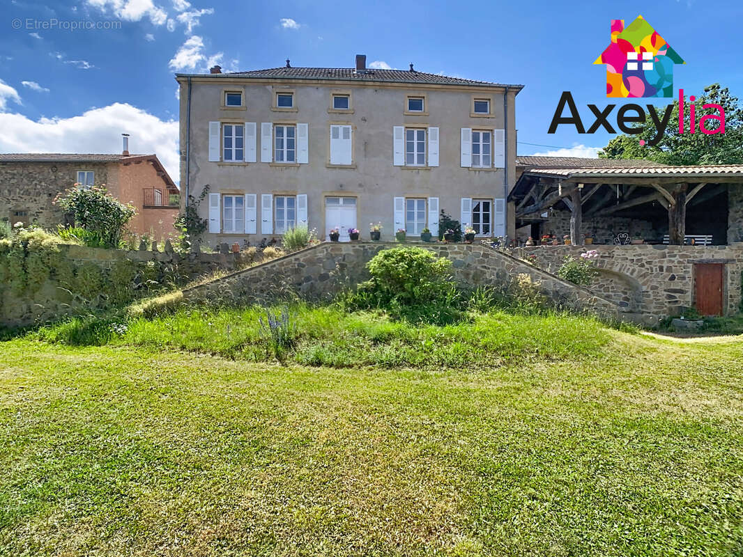 Maison à SAINT-JEAN-SAINT-MAURICE-SUR-LOIRE