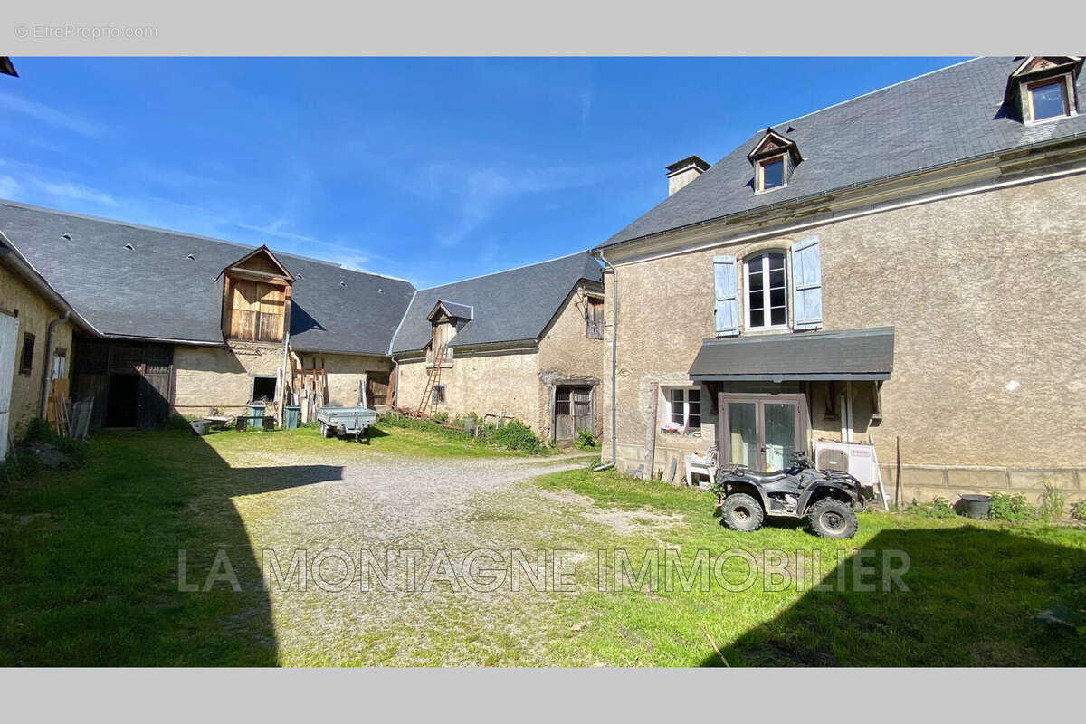 Maison à LES ANGLES