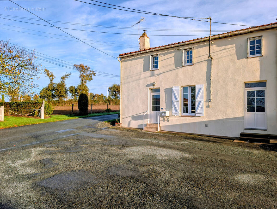 Maison à LES HERBIERS