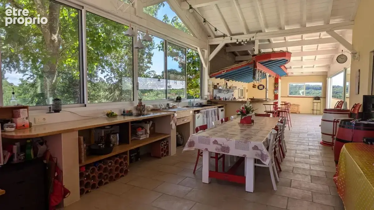 Maison de 350m² avec piscine et dépendances sur 2ha - photo 3