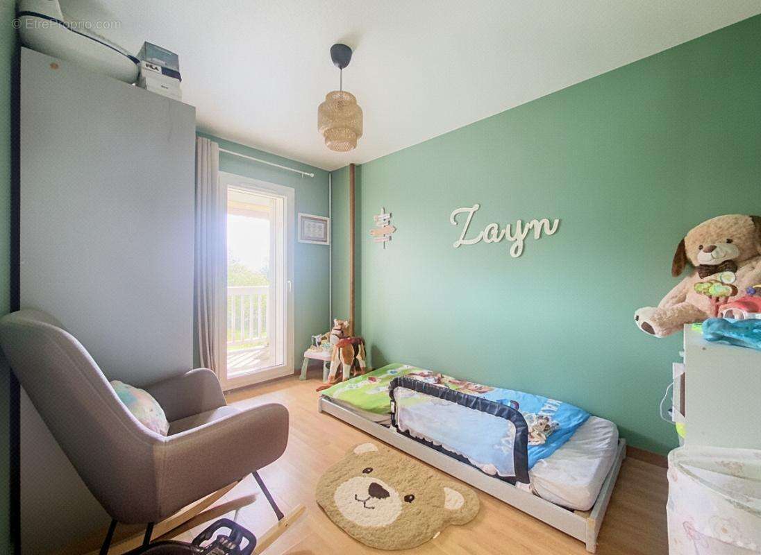 Appartement à SAINT-GENIS-LAVAL