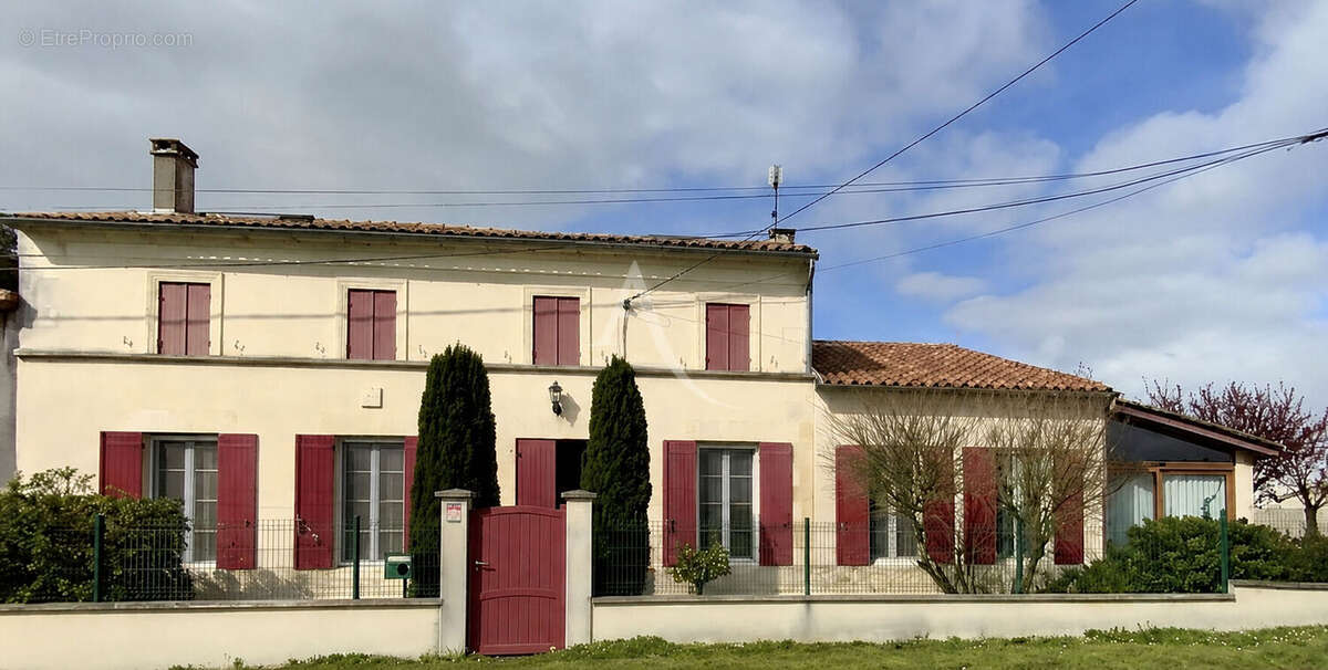 Maison à MIRAMBEAU