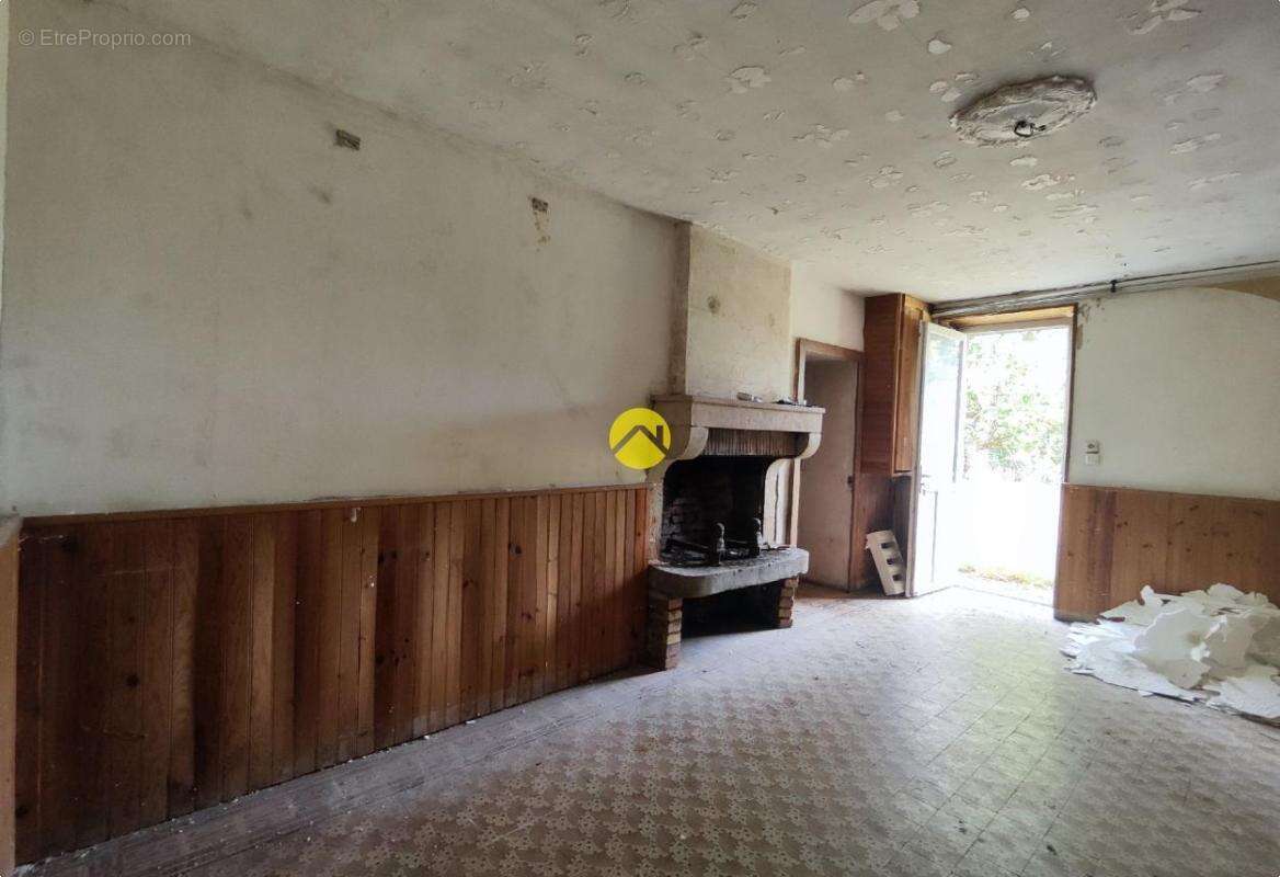 Maison à PRECY