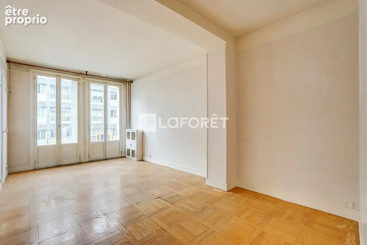 Paris 15e - George Brassens  Appartement de 75 m² au fort potentiel, esprit loft industriel - photo 5