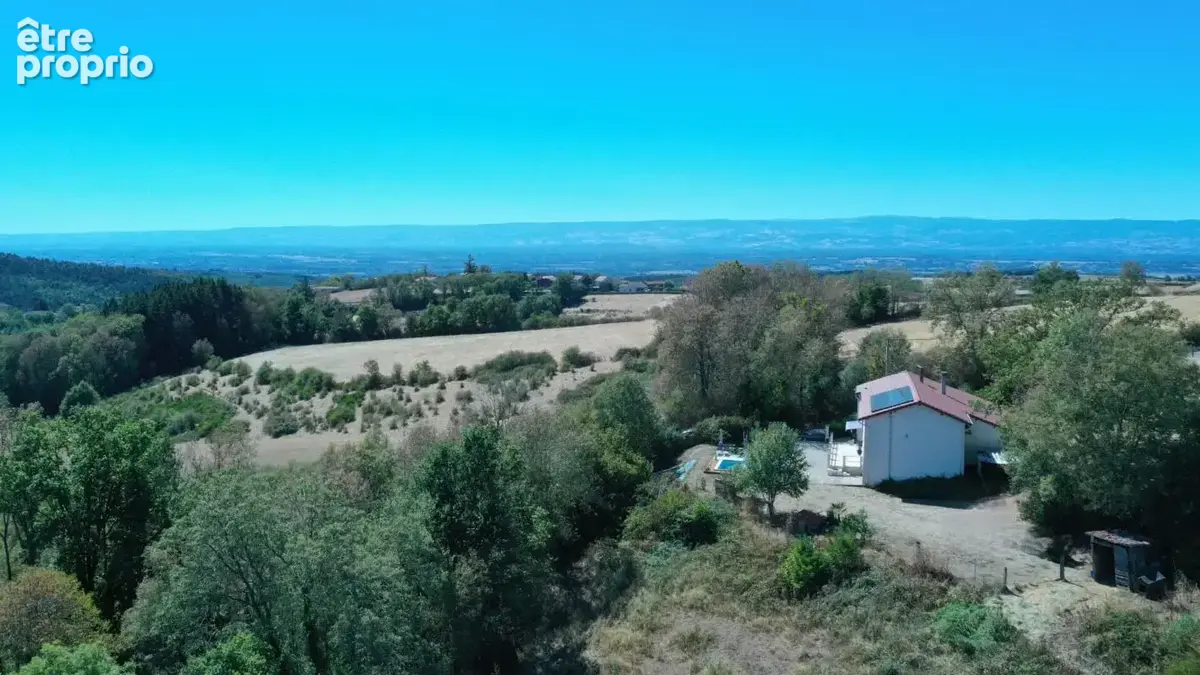 Superbe bâtisse de caractère avec piscine et grand terrain de 1,8 hectare - photo 2