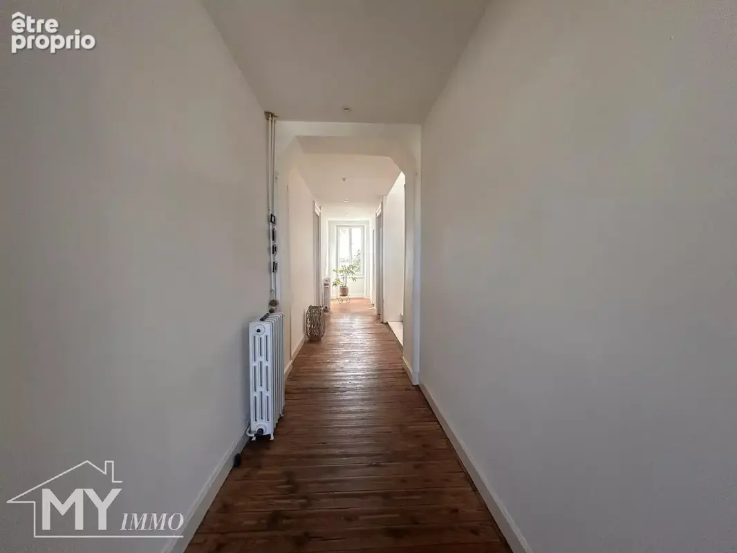 Élégante maison bourgeoise en pierre avec deux granges - photo 11