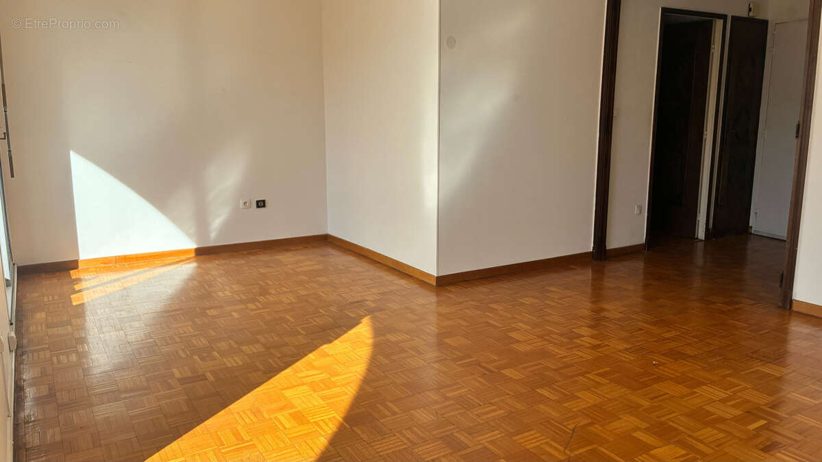 Appartement à MARSEILLE-8E