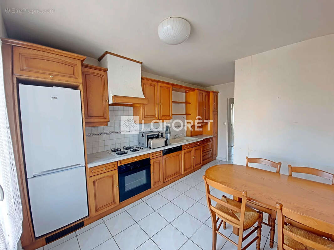 Appartement à ROCHE-LA-MOLIERE