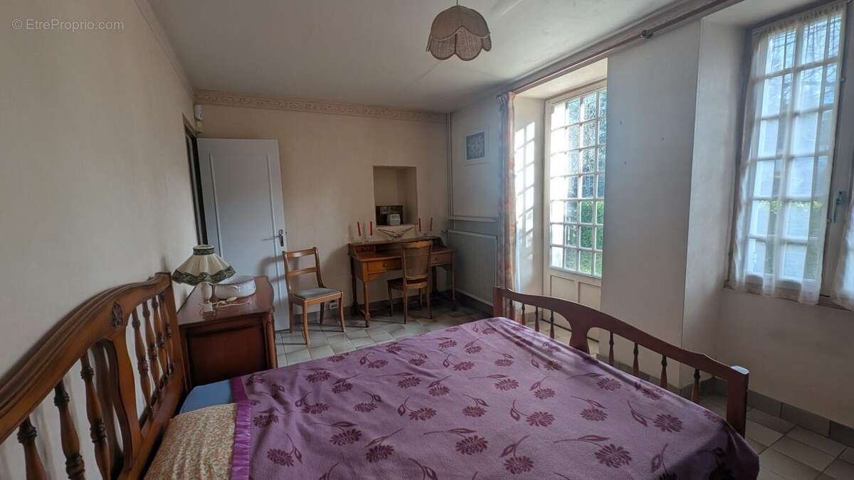 Maison à SAINT-JEAN-DE-LINIERES