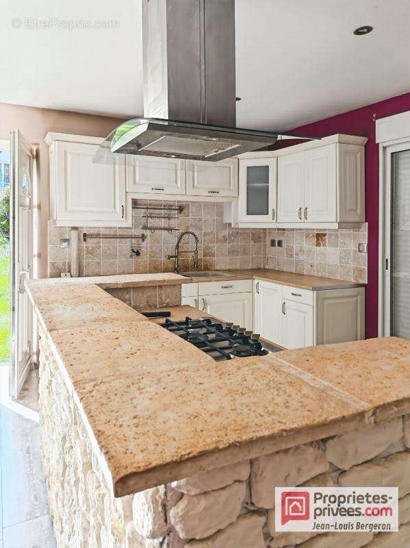 Maison à POCE-SUR-CISSE