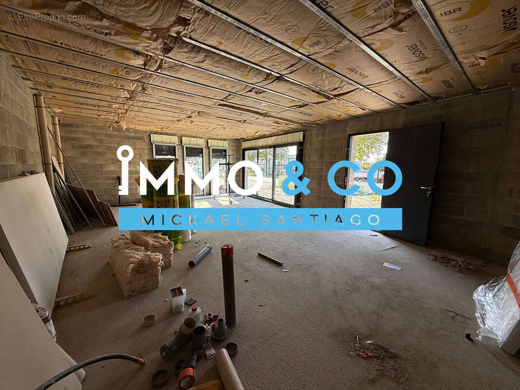 Commerce à LIVRON-SUR-DROME