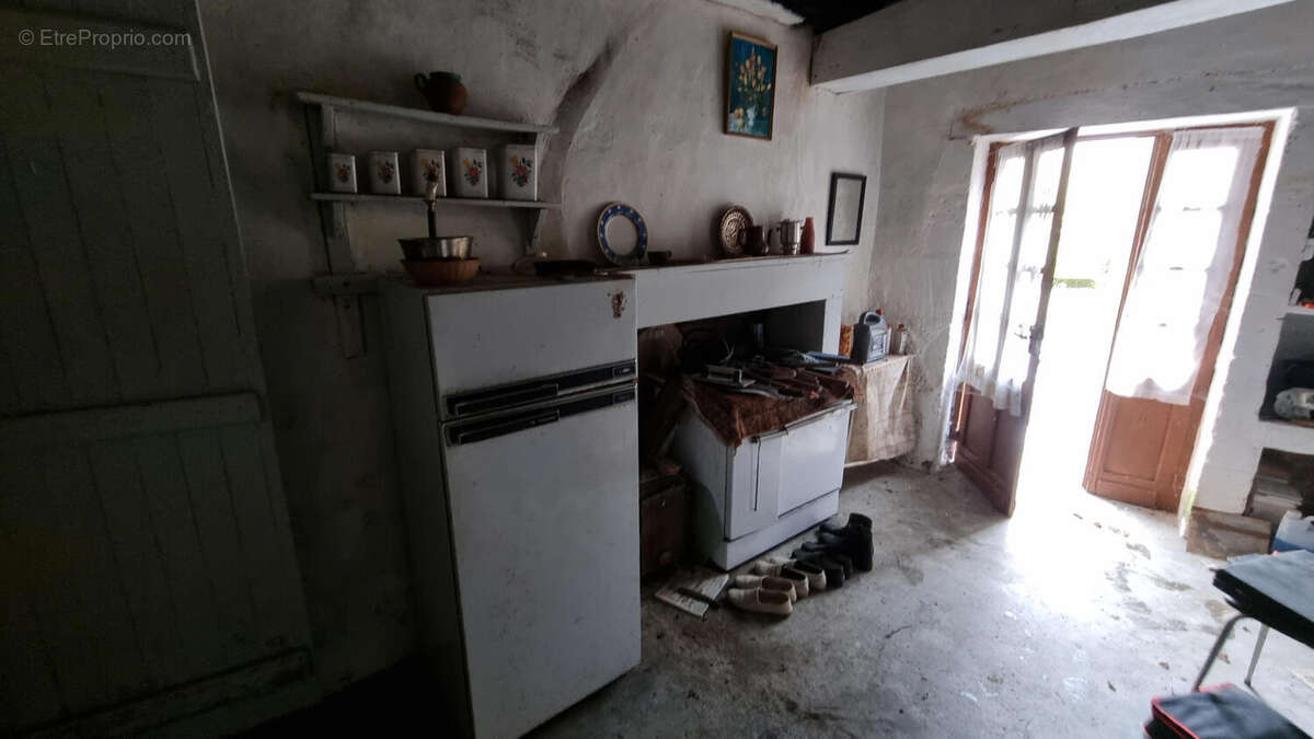 20251204_144041 - Maison à SAINT-FRONT-LA-RIVIERE