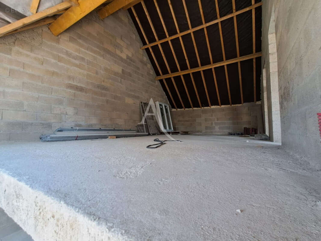 Maison à OLLAINVILLE