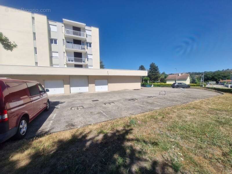 Appartement à UNIEUX