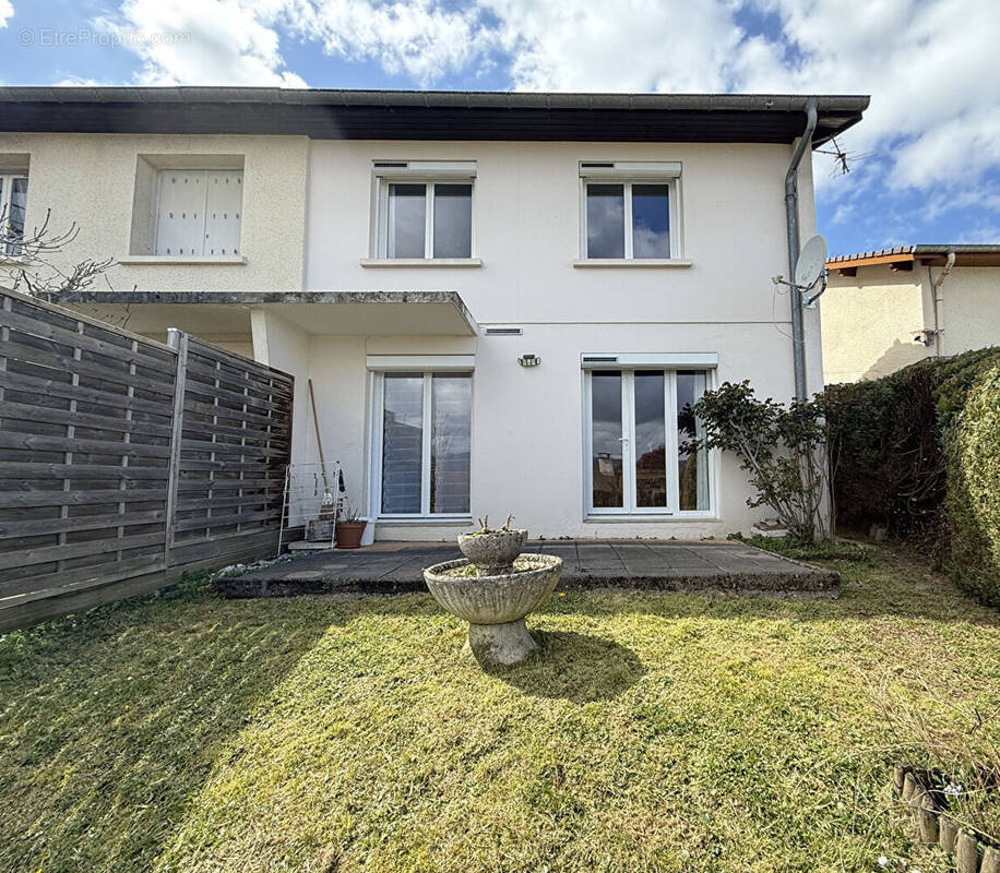 Maison à LONS-LE-SAUNIER