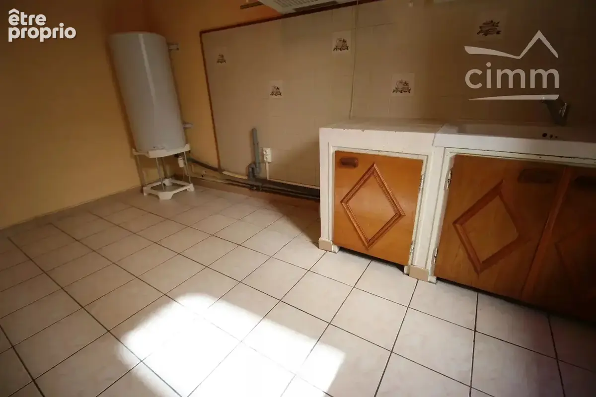 A vendre maison de village avec une cour - photo 17