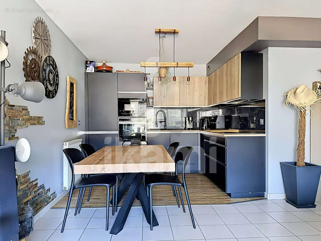 Appartement à SAINT-MARTIN-D'HERES