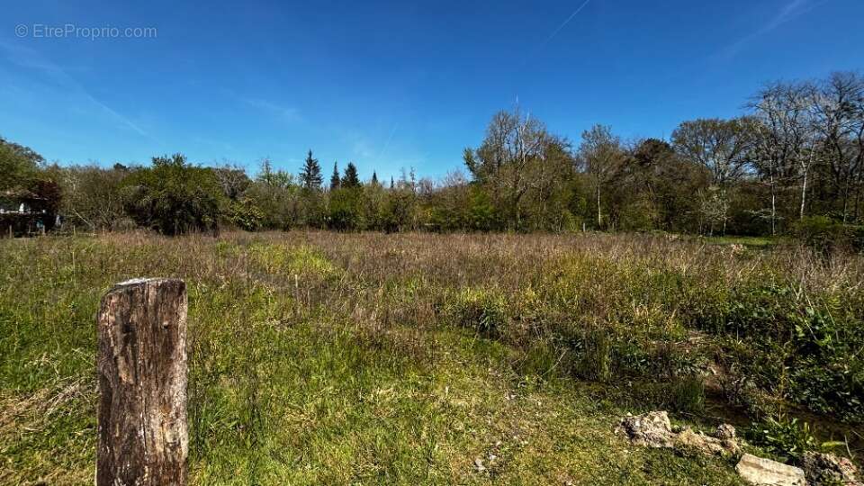 Terrain à LIGNAN-DE-BORDEAUX