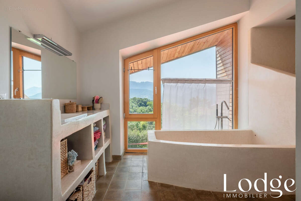 Maison à LA TRONCHE