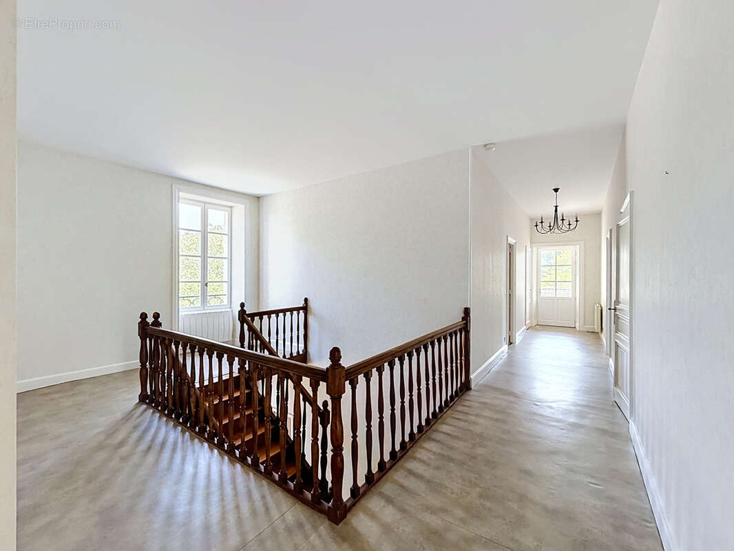 Maison de campagne, parc et grange en parfait état - photo 9