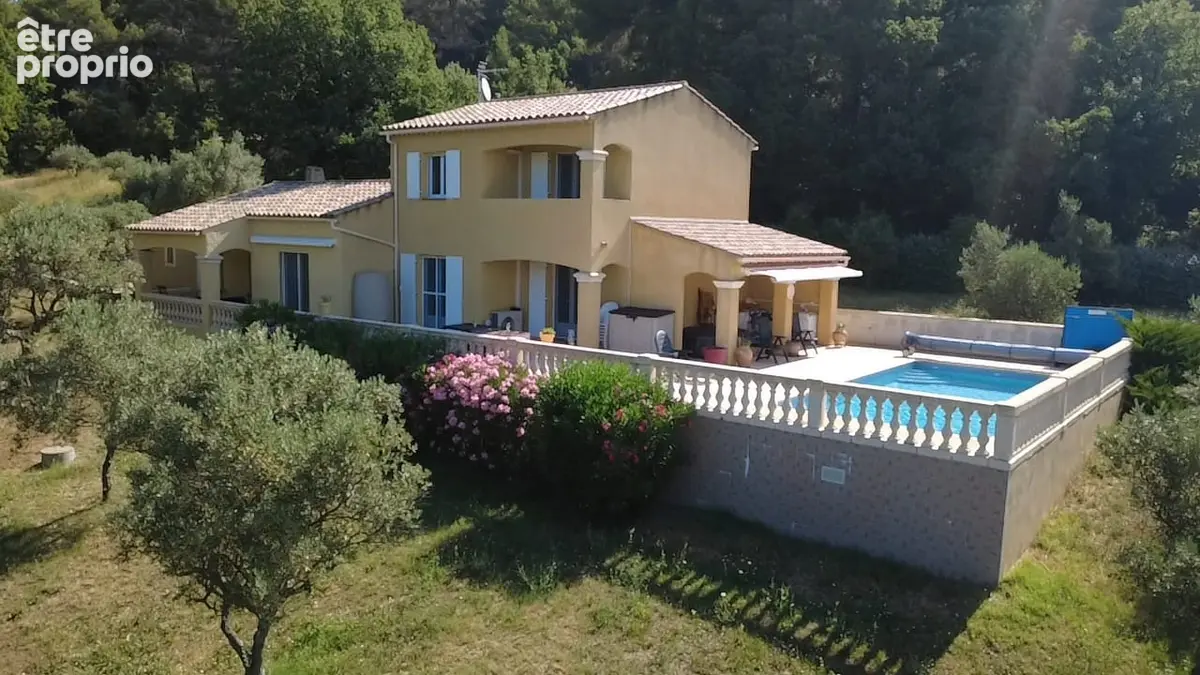 AUPS, superbe villa sur 2510 m 2 de terrain au calme. - photo 9