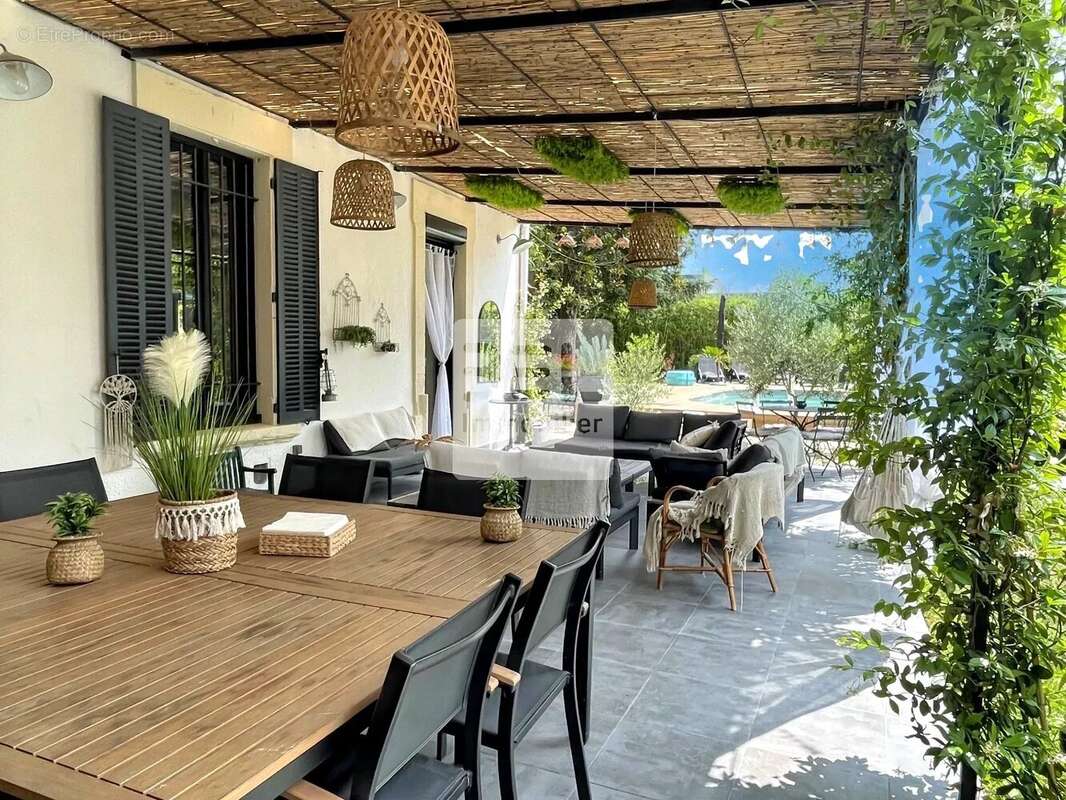 Maison à BAGNOLS-SUR-CEZE