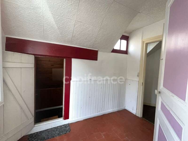 Maison de ville de caractère au coeur de CHÂTEAU RENARD (45) - 4 pièces - idéal primo accédant ou investisseur ou activité profe - photo 8