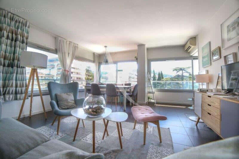 Appartement à LE CANNET