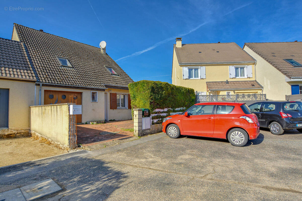 Maison à LE MEE-SUR-SEINE