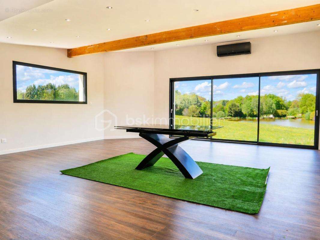 Maison à BONNAC-LA-COTE