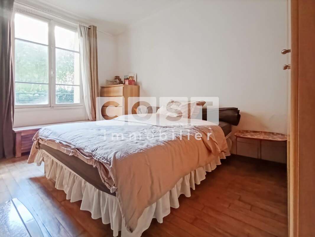 Appartement à COURBEVOIE