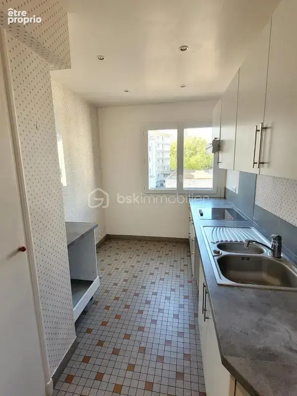 Appartement F3, 2 chambres, loggia, cave - photo 6