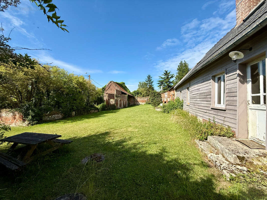 Coullemelle - 190m2 - maison individuelle - 5 chambres - autonomie de plain pied - jardin - terrasse - garage - photo 21