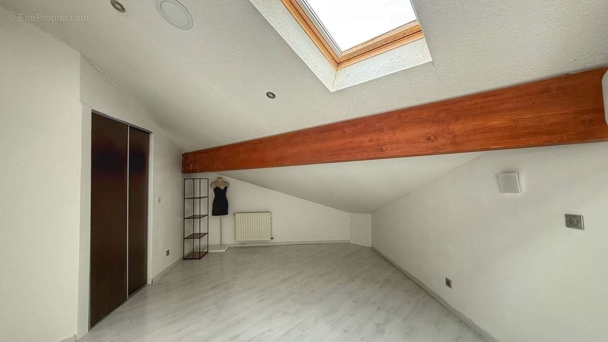 Maison à SAINT-ETIENNE-DE-CROSSEY