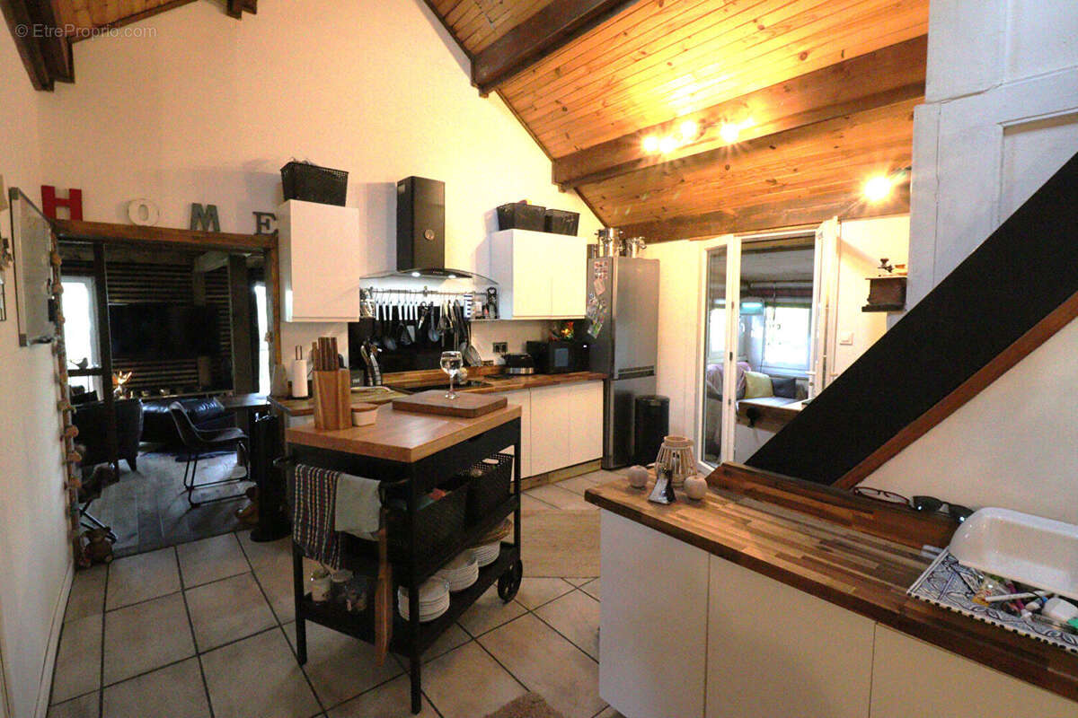 Maison à MARCILLAC-LA-CROISILLE