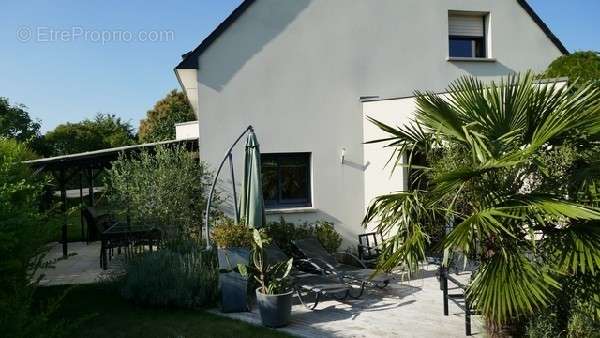 Maison à LA CHAPELLE-CHAUSSEE