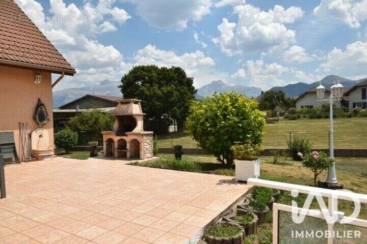 Maison 165 m² à Le Monestier-Du-Percy  - photo 2