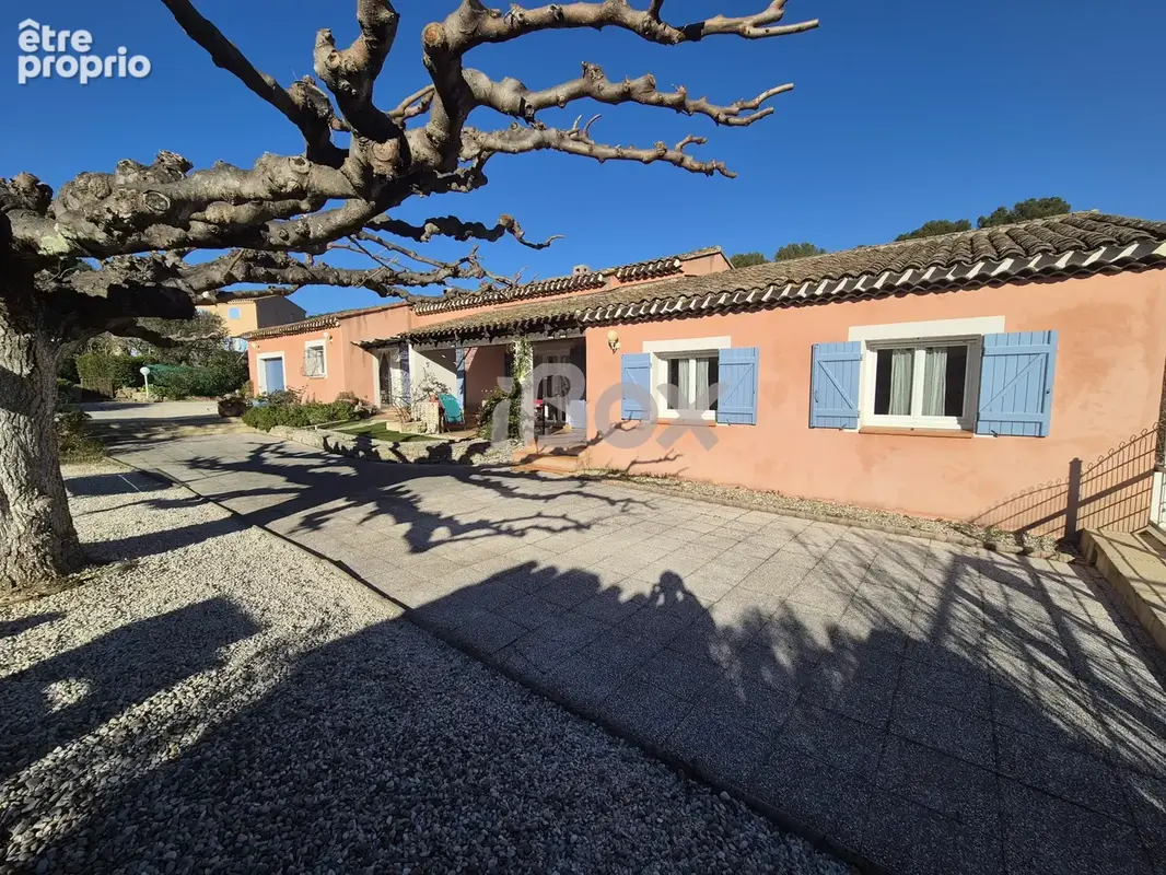 Cuers, proche centre ville, cadre campagne, maison de plain pied 117m2 type 5, 3ch, garage, dépendance, piscin - photo 2