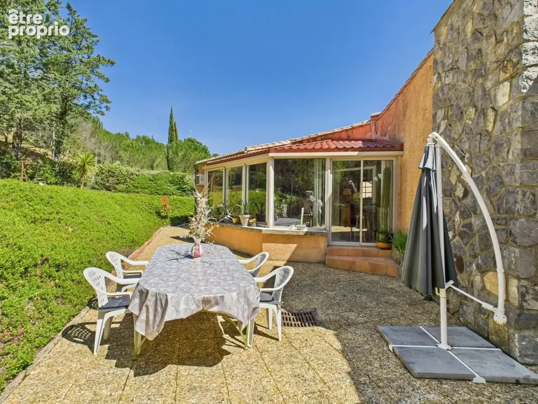 Belle Propriété Indépendante de 5 Chambres Avec Piscine, Vues et Garage - photo 19