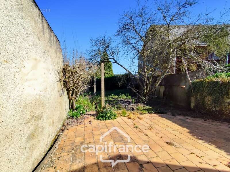 Maison à BESSE-SUR-BRAYE