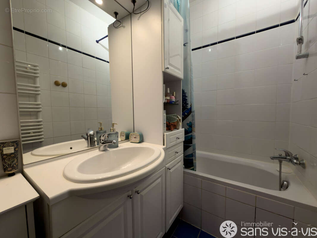 Appartement à COURBEVOIE