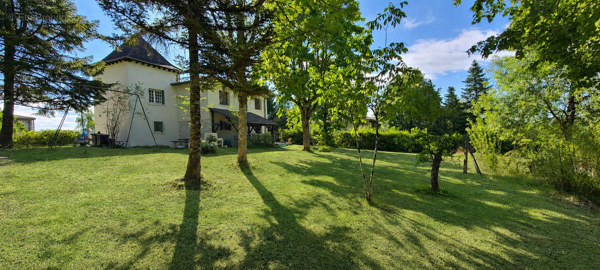 Maison familiale au calme, jardin arboré et belle vue - photo 2