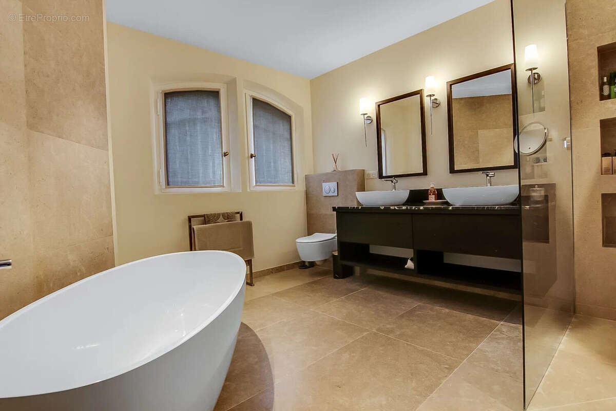 Maison à MOUGINS