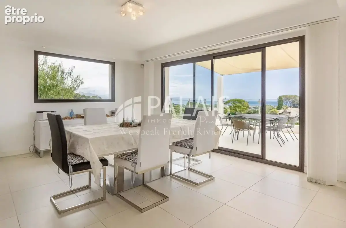 ANTIBES – RASTINES // Villa Contemporaine 240 m² – Jardin – Piscine – Vue Panoramique - photo 8