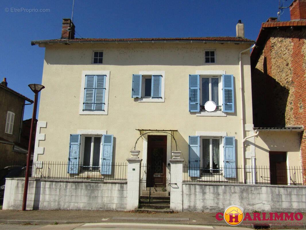 Maison à SAINT-VICTURNIEN