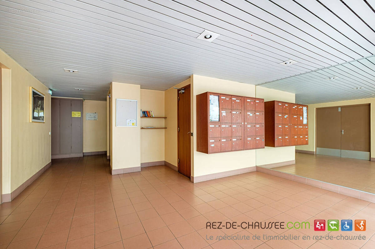 Commerce à LYON-8E