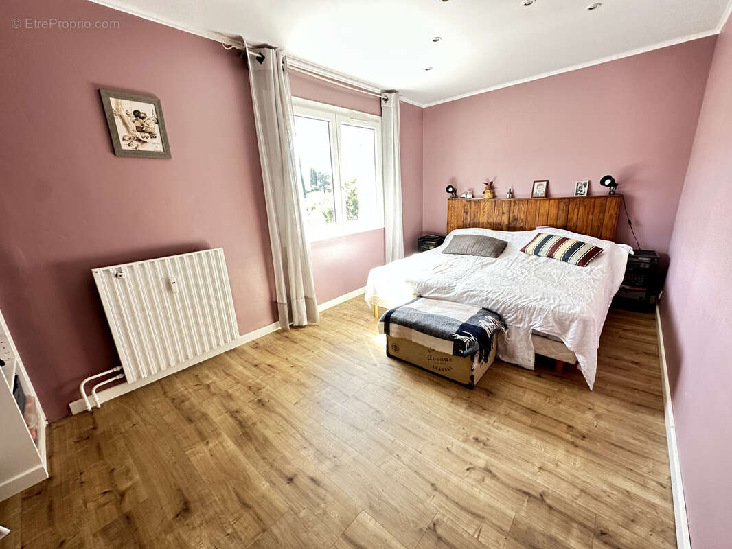 Appartement à SIX-FOURS-LES-PLAGES