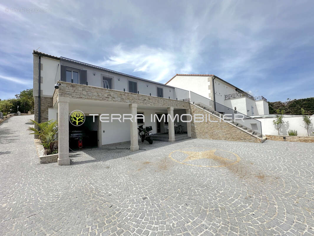 Villa contemporaine renovee 145m2  t4+ t2 mezzavia - photo 4
